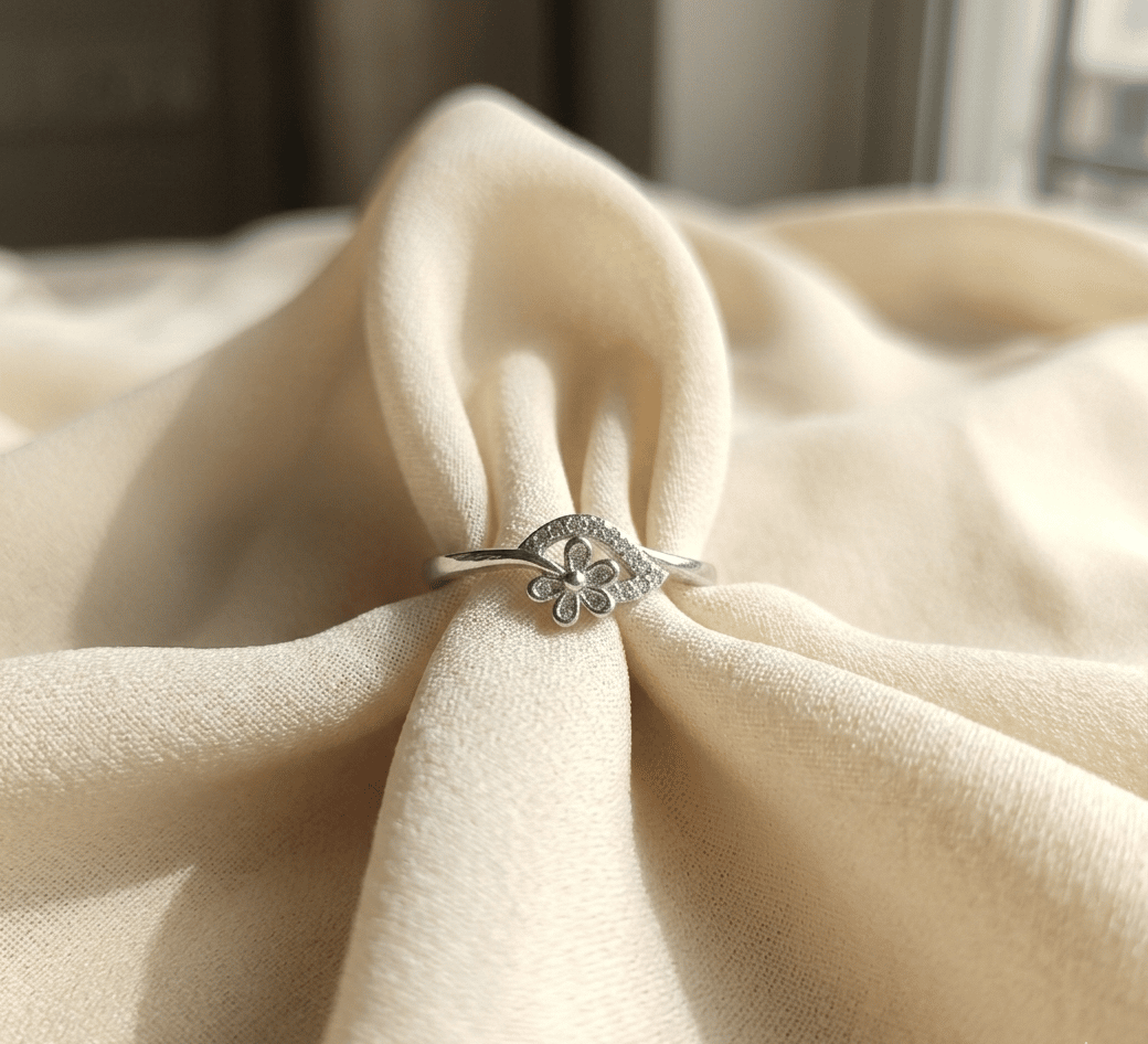 925 Sterling Silver Crystal Studded Flower Adjustable Ring