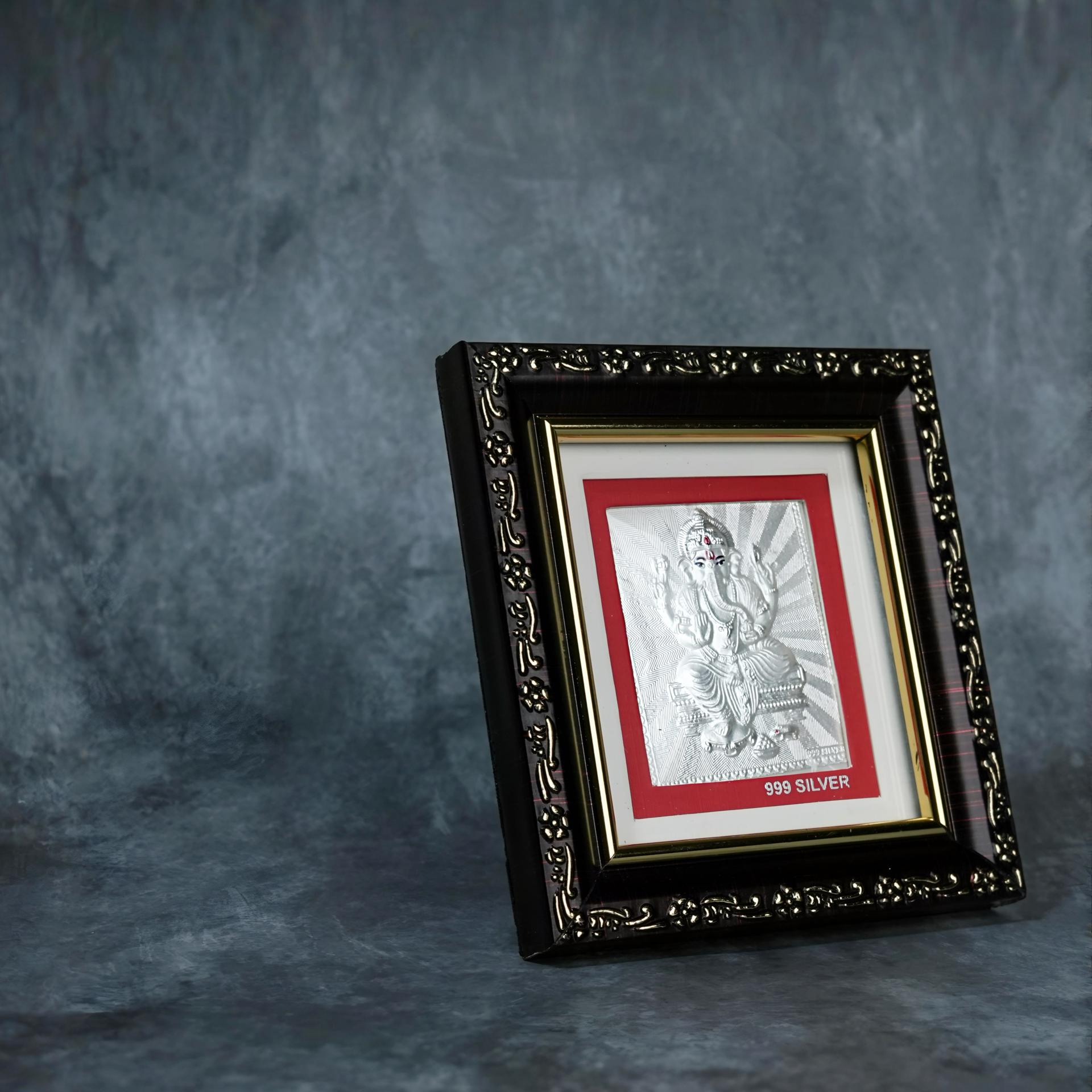999 Silver Lord Ganesha Premium Classic Frame - Image 2