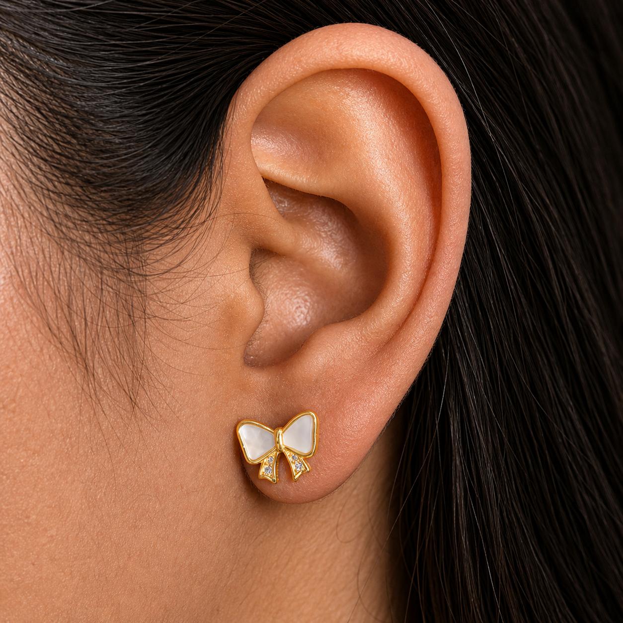 925 Sterling Silver With 22k Gold Plated Mother Of Pearl Bow Radiance Studs