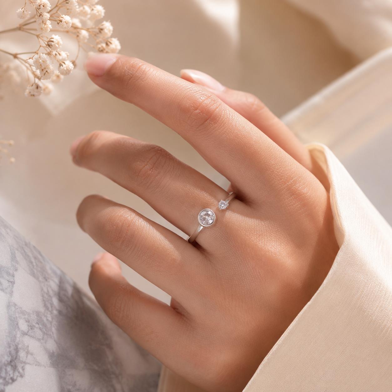 925 Sterling Silver Adjustable Crystal Ring - Image 3