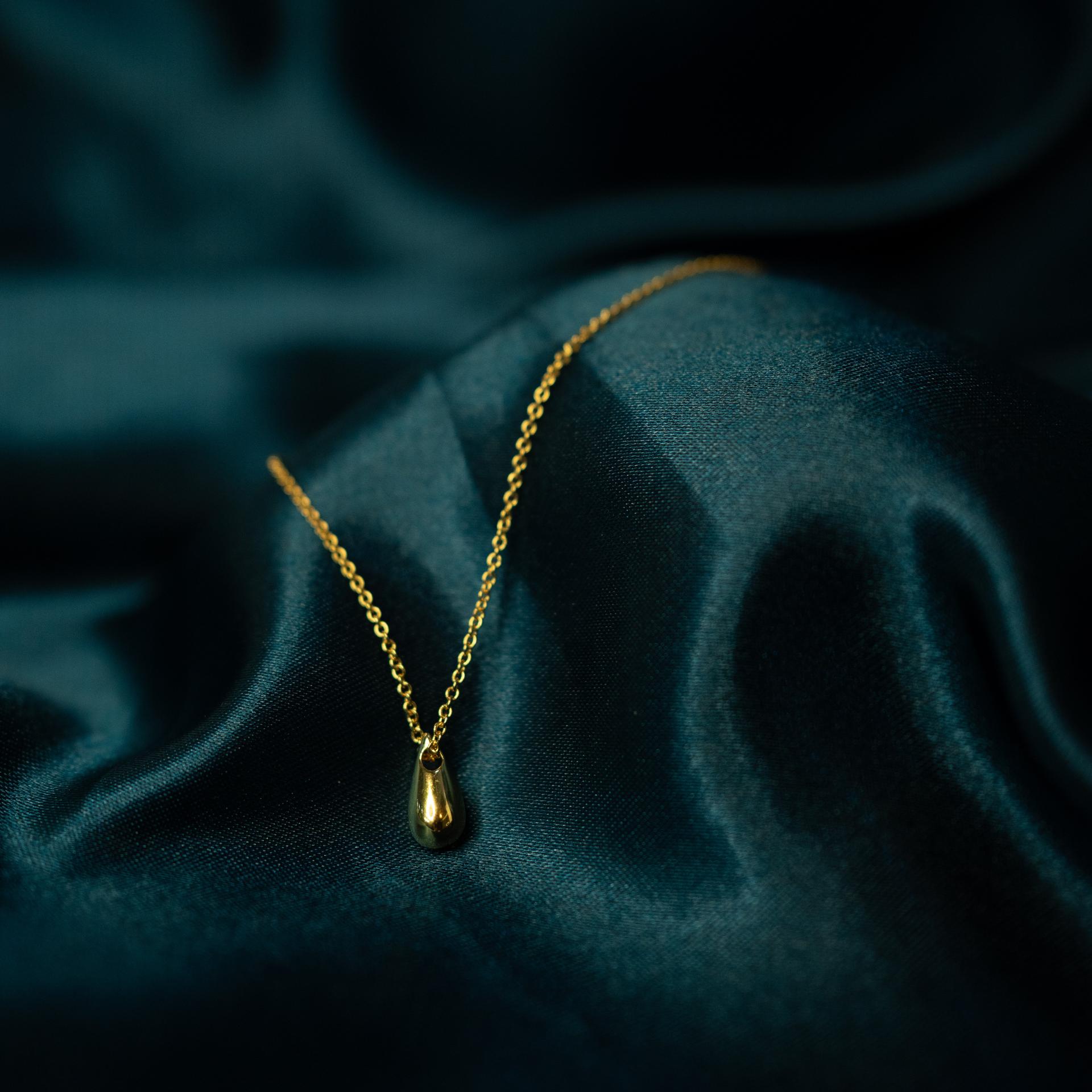 Essential Teardrop Pendant With Chain In 925 Sterling Silver With Gold Plating