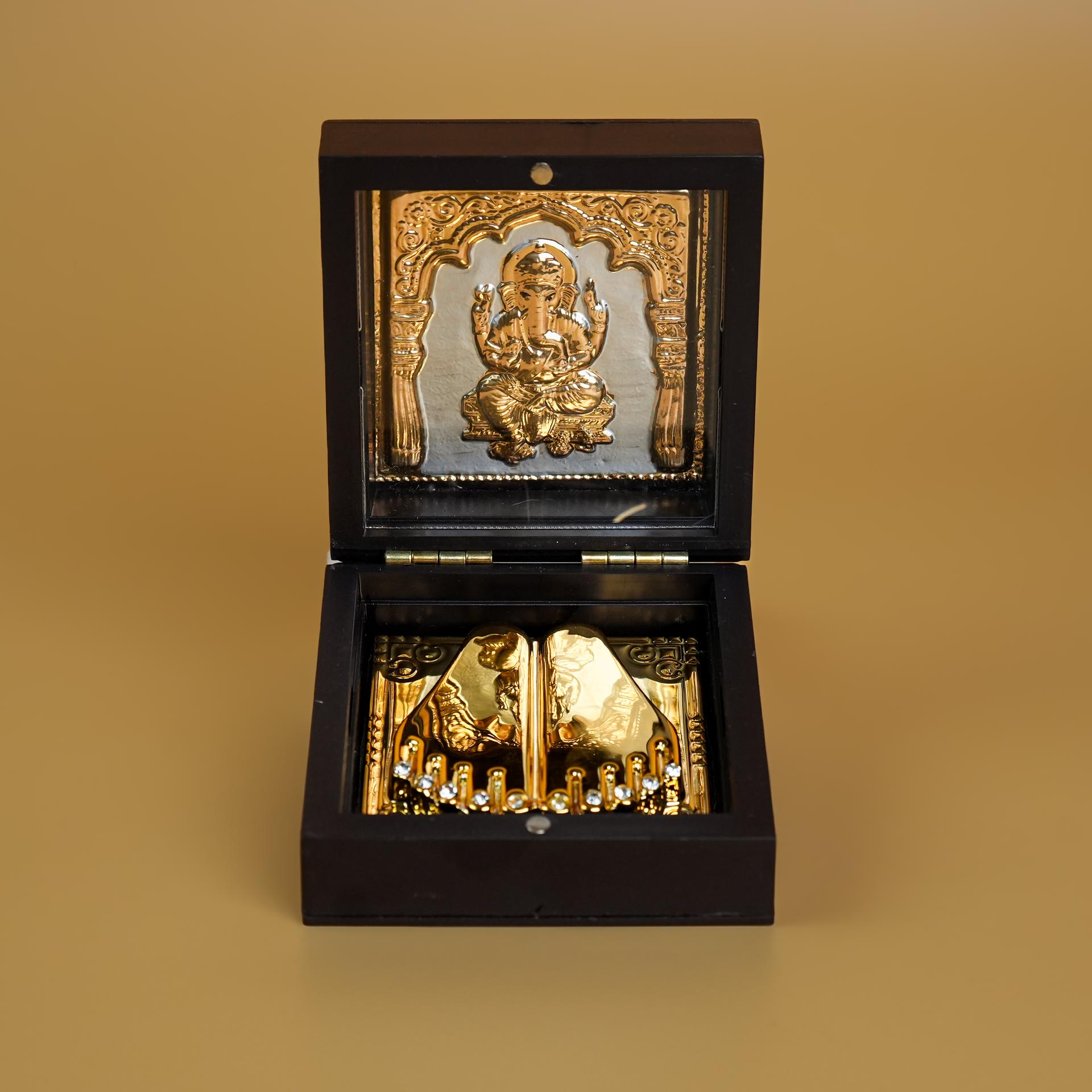 Divya Lord Ganesha Charan Paduka 999 Silver Pooja Box