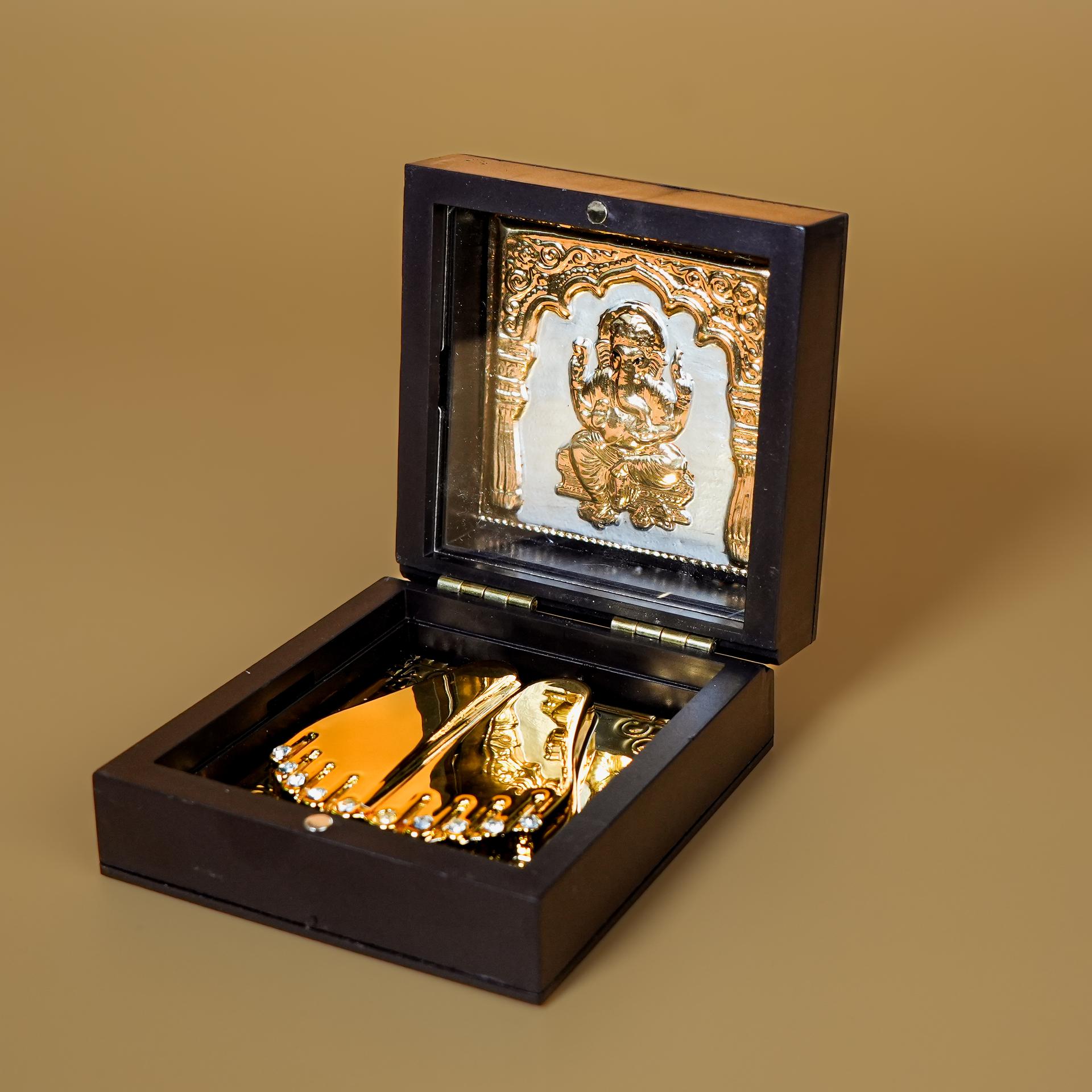 Divya Lord Ganesha Charan Paduka 999 Silver Pooja Box - Image 4