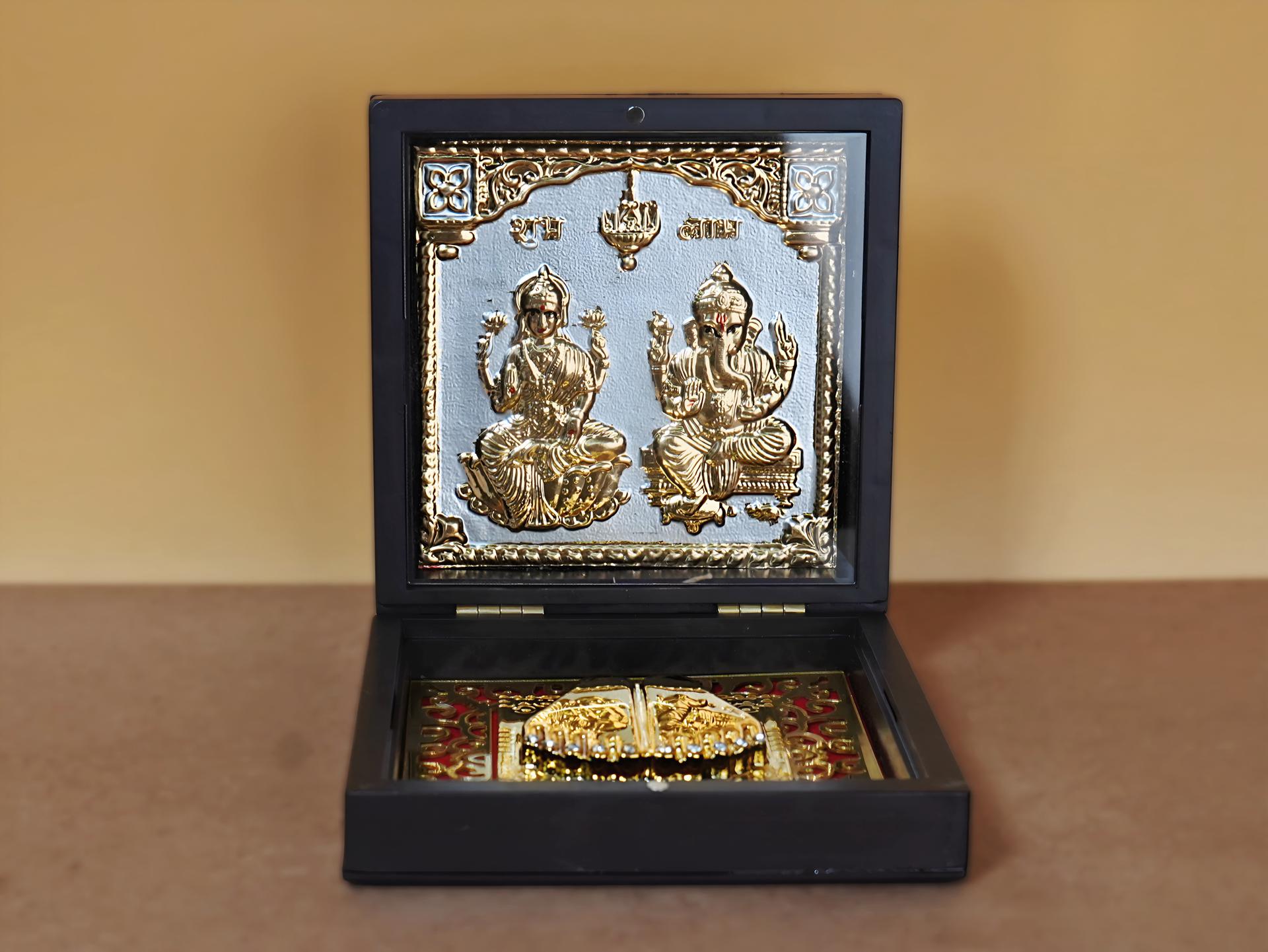 Divya Lakshmi Ganesha Charan Paduka 999 Silver Plated (golden Tone) Pooja Box - Image 3
