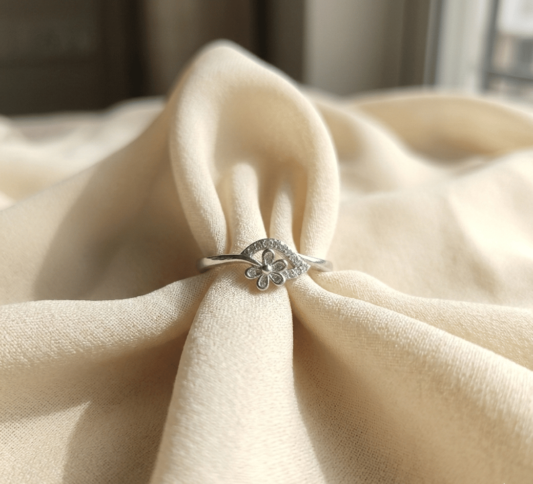 925 Sterling Silver Crystal Studded Flower Adjustable Ring