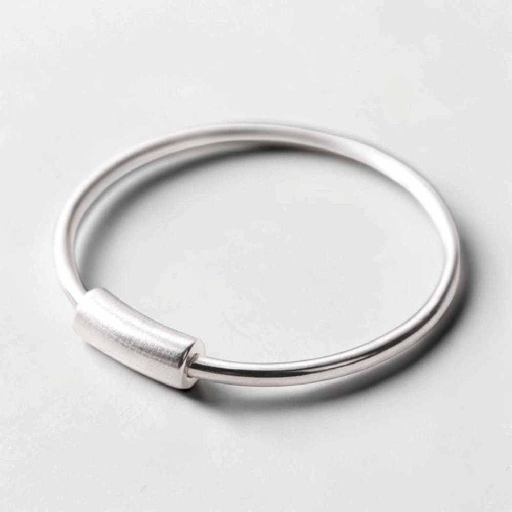 925 Sterling Silver Plain Circle Nose Ring - Image 4